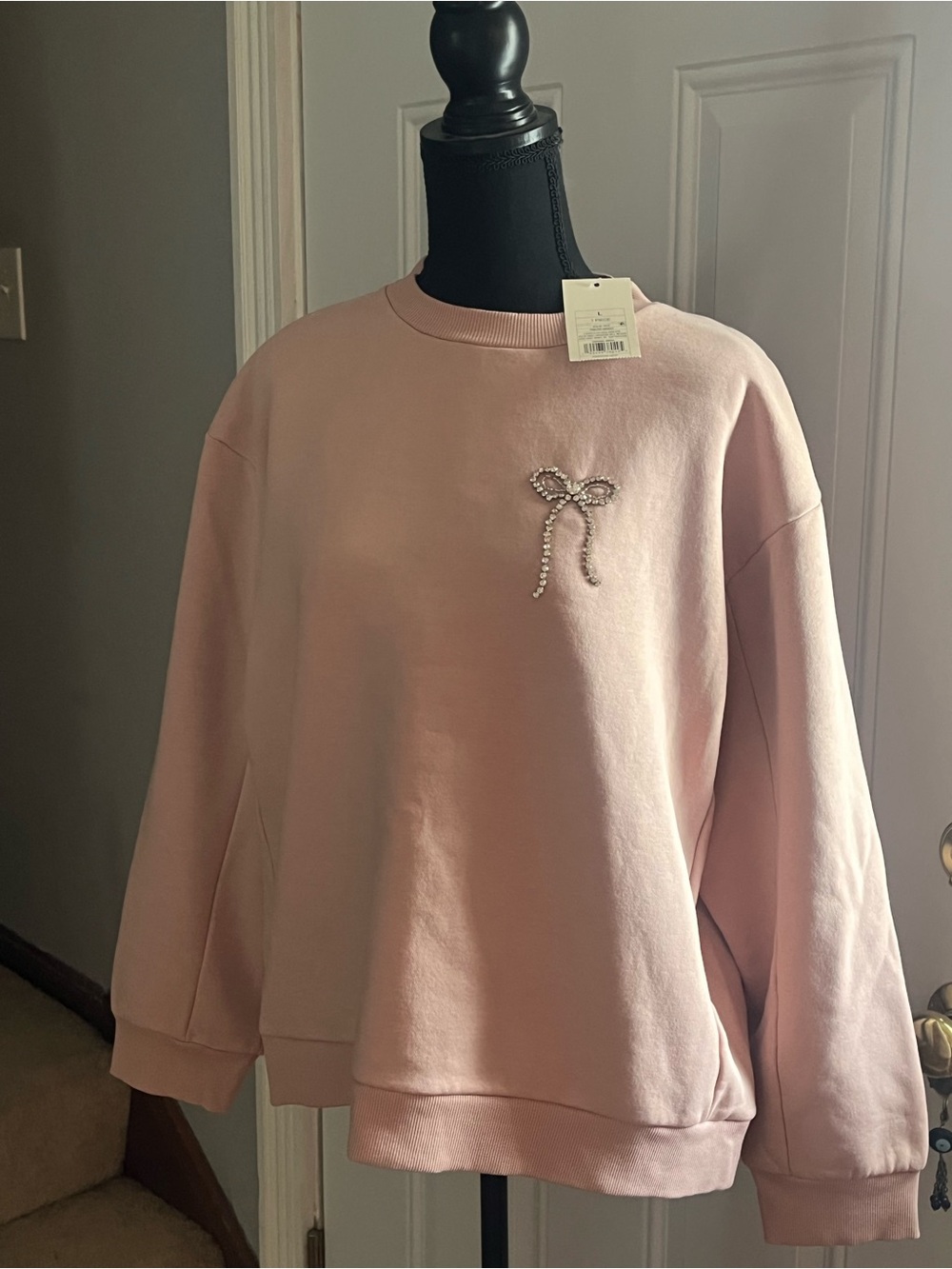 a new day Light Pink Rhinestone Bow Crewneck Sweatshirt